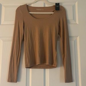 Abercrombie and fitch long sleeve ribbed scoop neck top M NWT